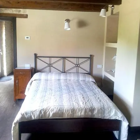 One Bedroom With Shared Pool And Wifi At